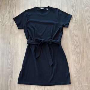 Vince | Black | Sheath Mini Dress Short Sleeve Crew Neck | L